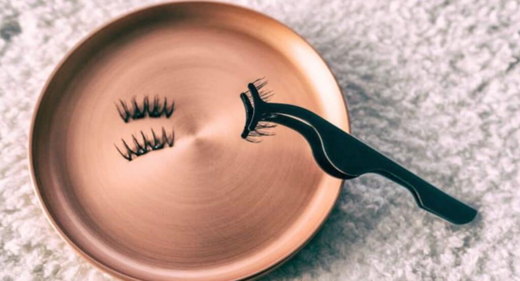 photo magnetic eyelash